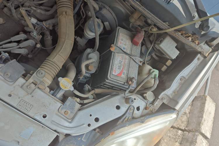Used BAIC Changhe Ideal 2011 A+ 1.0L Manual Standard Model Engine Bay Left