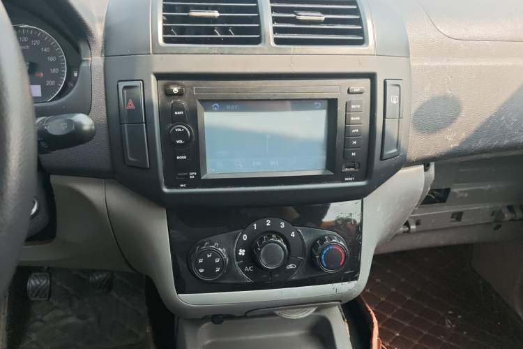 Used BAIC Changhe M50S 2015 1.5L Business Class BJ415B Audio And AC Panel