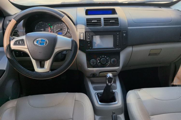 Used BAIC Changhe M50S 2015 1.4L S 1.4L Business Class K14B Center Console