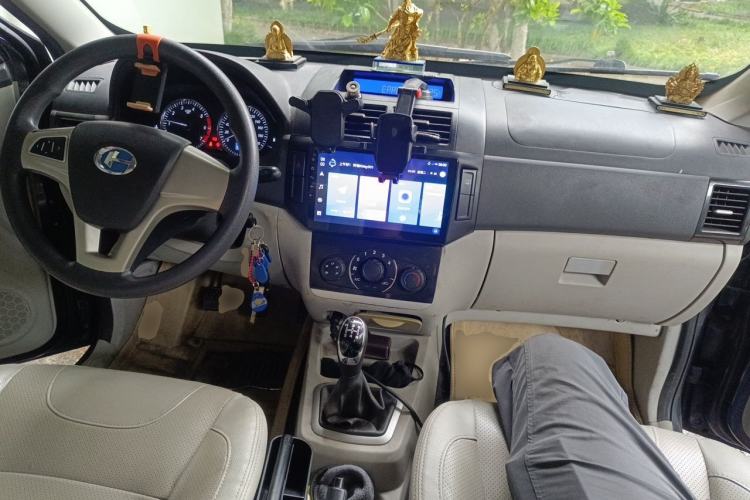 Used BAIC Changhe M50S 2015 1.4L Restyled Business Class (Coil Spring) K14B Center Console