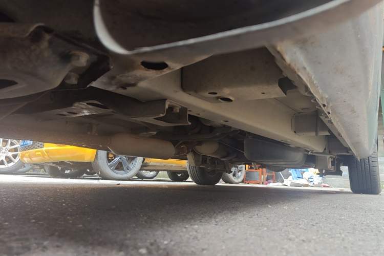 Used BAIC Changhe M50S 2015 1.5L Practical Cabin BJ415B Chassis Front Left