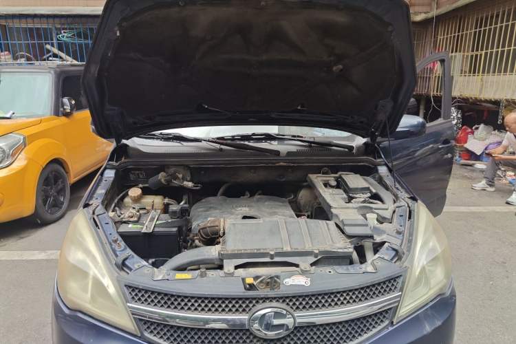 Used BAIC Changhe M50S 2015 1.5L Practical Cabin BJ415B Engine Bay