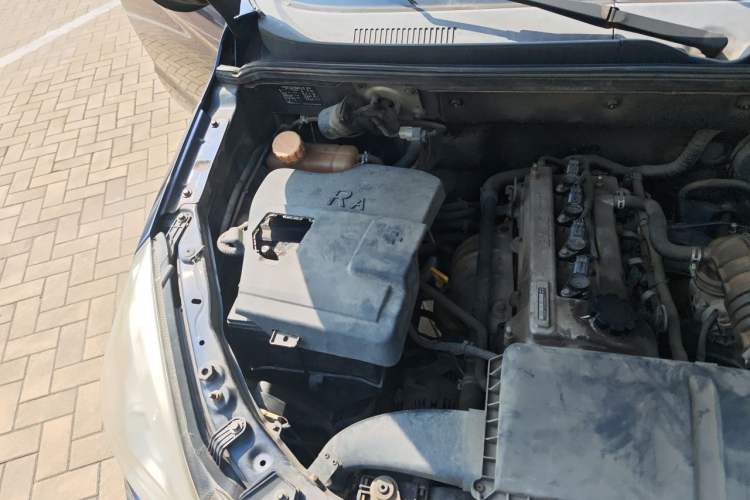 Used BAIC Changhe M50S 2015 1.5L Business Class BJ415B Engine Bay Right