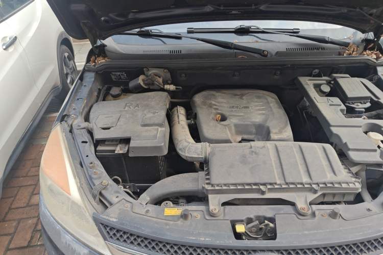 Used BAIC Changhe M50S 2015 1.5L S 1.5L Executive Class DAM15DL Engine Bay Right