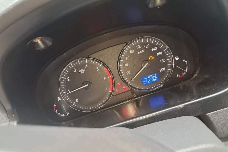 Used BAIC Changhe M50S 2015 1.5L Practical Cabin BJ415B Odometer Close Up