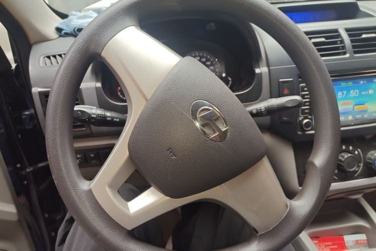 Used BAIC Changhe M50S 2015 1.5L Practical Cabin BJ415B Steering Wheel