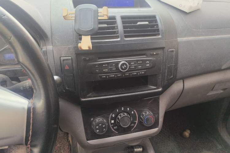 Used BAIC Changhe M50S 2015 1.5L Business Class BJ415B Audio And AC Panel