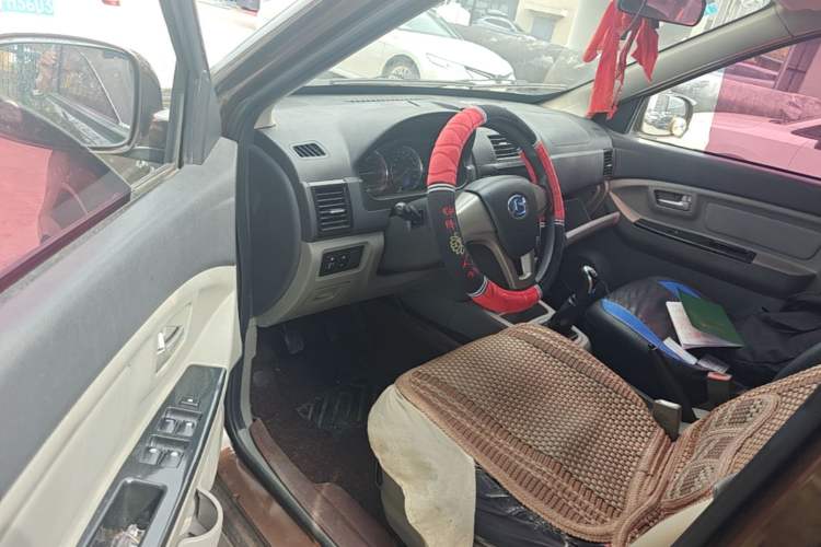 Used BAIC Changhe M50S 2015 1.5L facelift economy class DAM15DL Driver Seat