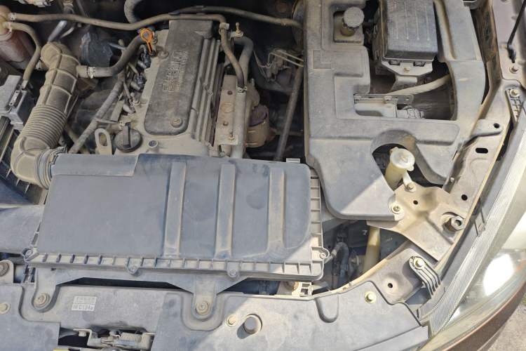 Used BAIC Changhe M50S 2015 1.5L facelift economy class DAM15DL Engine Bay Left