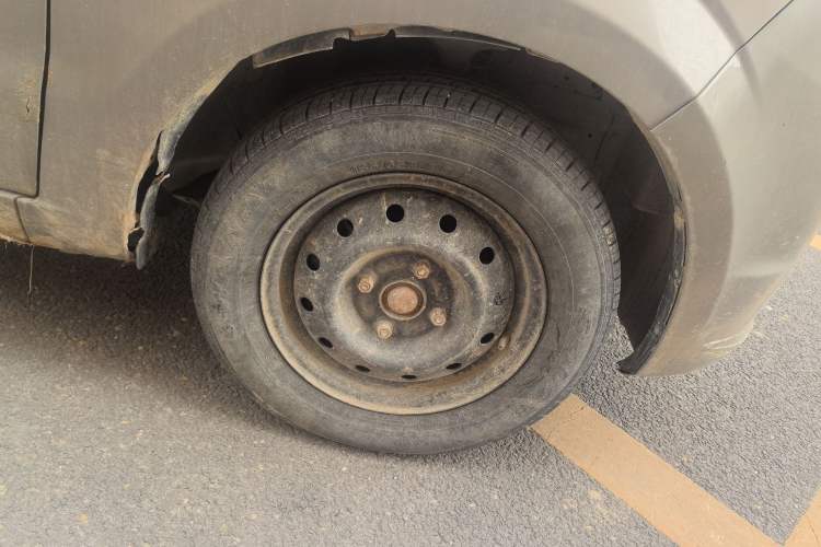 Used BAIC Changhe M50S 2015 1.5L Business Class BJ415B Right Front Wheel Hub