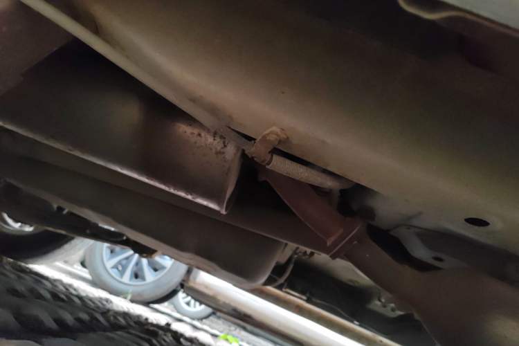 Used BAIC Changhe M50S 2015 1.5L Business Class BJ415B Chassis Rear Right