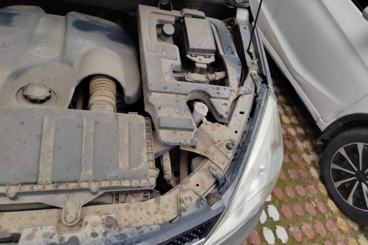 Used BAIC Changhe M50S 2015 1.5L Business Class BJ415B Engine Bay Left
