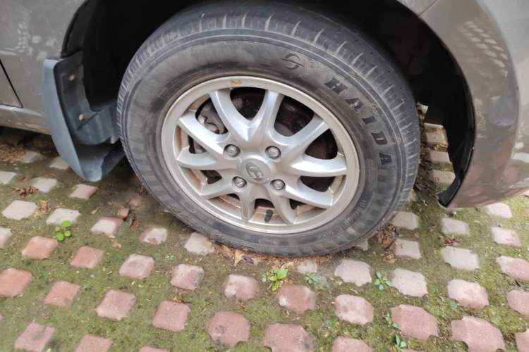 Used BAIC Changhe M50S 2015 1.5L Business Class BJ415B Right Front Wheel Hub