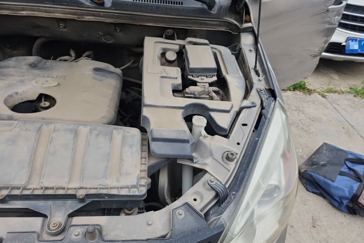 Used BAIC Changhe M50S 2015 1.5L Business Class BJ415B Engine Bay Left