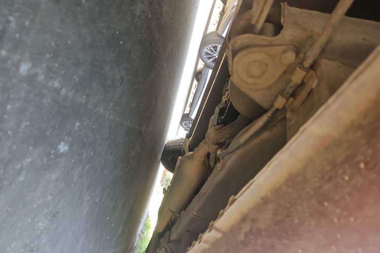 Used BAIC Changhe M50S 2015 1.5L Business Class BJ415B Chassis Rear Right