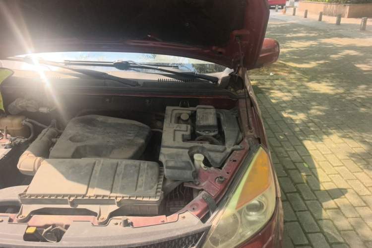 Used BAIC Changhe M50S 2015 1.5L Business Class BJ415B Engine Bay Left
