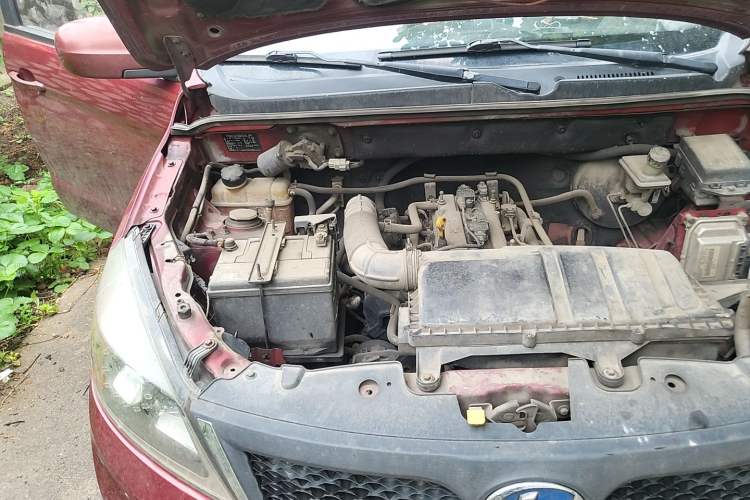 Used BAIC Changhe M50S 2015 1.5L S 1.5L Executive Class DAM15DL Engine Bay Right