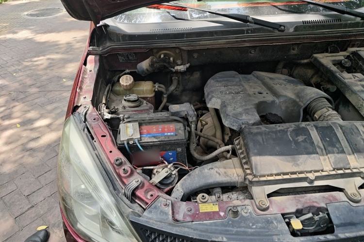 Used BAIC Changhe M50S 2015 1.5L Business Class BJ415B Engine Bay Right