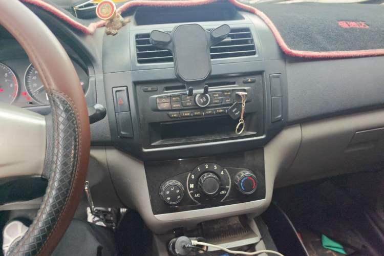 Used BAIC Changhe M50S 2015 1.5L Business Class BJ415B Audio And AC Panel