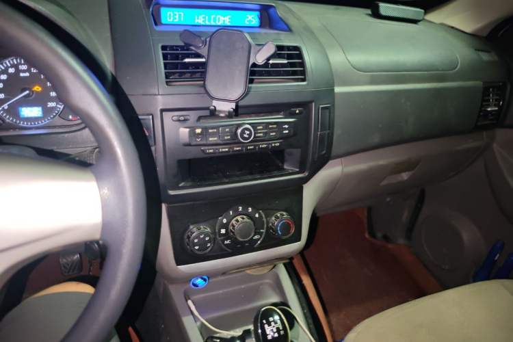 Used BAIC Changhe M50S 2015 1.5L Practical Cabin BJ415B Audio And AC Panel