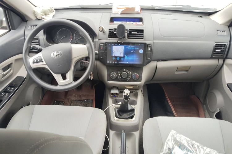 Used BAIC Changhe M50S 2015 1.5L S 1.5L Business Class DAM15DL Center Console