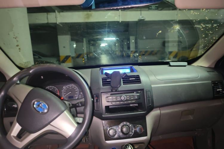 Used BAIC Changhe M50S 2015 1.5L Practical Cabin BJ415B Center Console