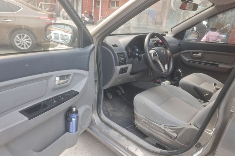 Used BAIC Changhe M50S 2015 1.5L Practical Cabin BJ415B Driver Seat