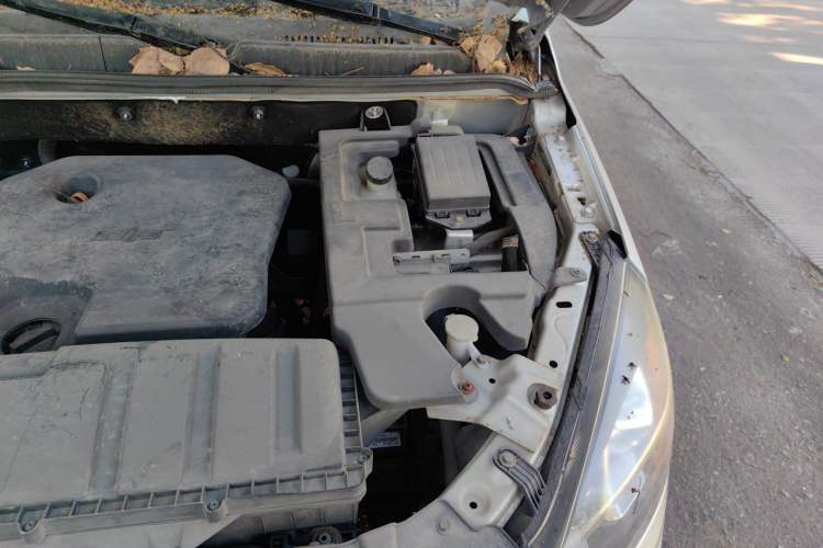 Used BAIC Changhe M50S 2015 1.5L facelift economy class DAM15DL Engine Bay Left