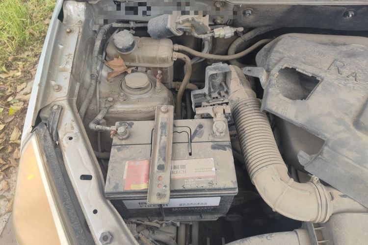 Used BAIC Changhe M50S 2015 1.5L Business Class BJ415B Engine Bay Right