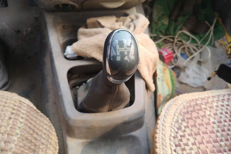 Used BAIC Changhe M50S 2015 1.4L S 1.4L Economy Class K14B Gear Lever
