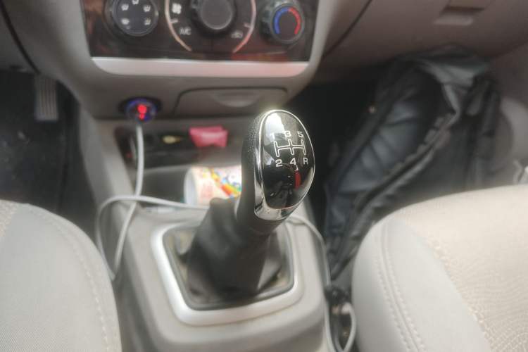 Used BAIC Changhe M50S 2015 1.5L Practical Cabin BJ415B Gear Lever