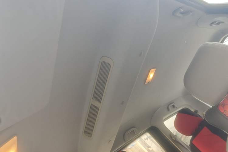 Used BAIC Changhe M50S 2015 1.5L Practical Cabin BJ415B Headliner