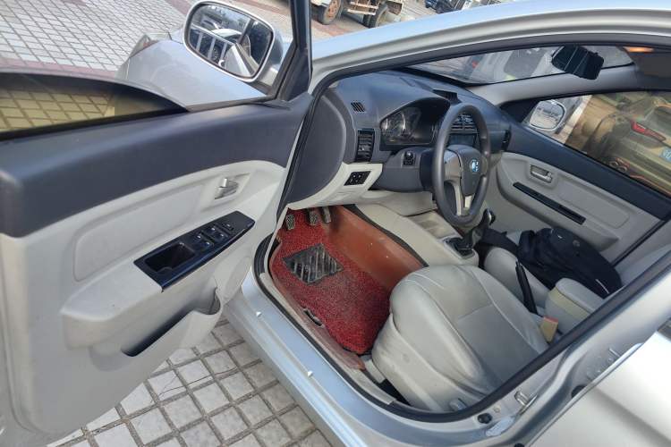 Used BAIC Changhe M50S 2015 1.4L Restyled Business Class (Leaf Spring) K14B Interior 3