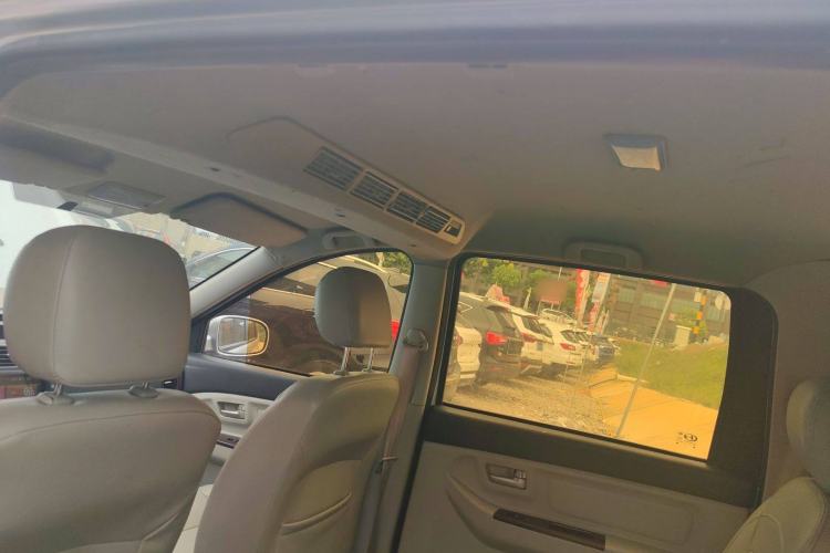 Used BAIC Changhe M50S 2015 1.4L facelift Business Class K14B Interior 4