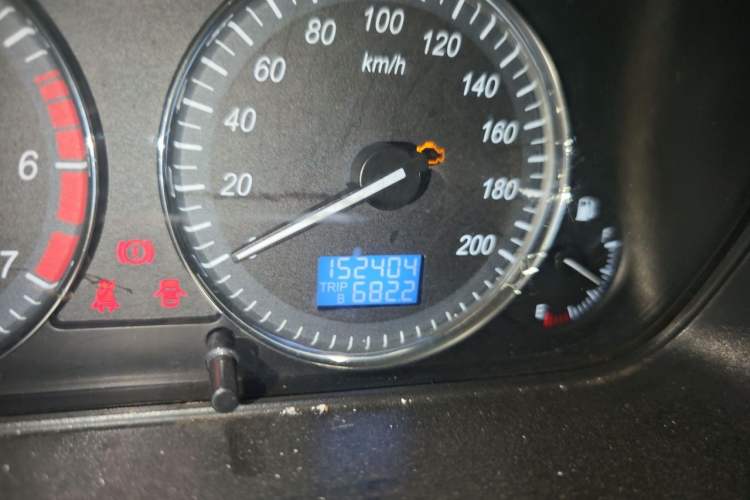 Used BAIC Changhe M50S 2015 1.5L Practical Cabin BJ415B Odometer Close Up