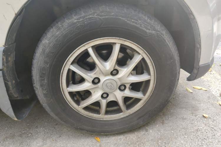 Used BAIC Changhe M50S 2015 1.5L facelift economy class DAM15DL Right Front Wheel Hub