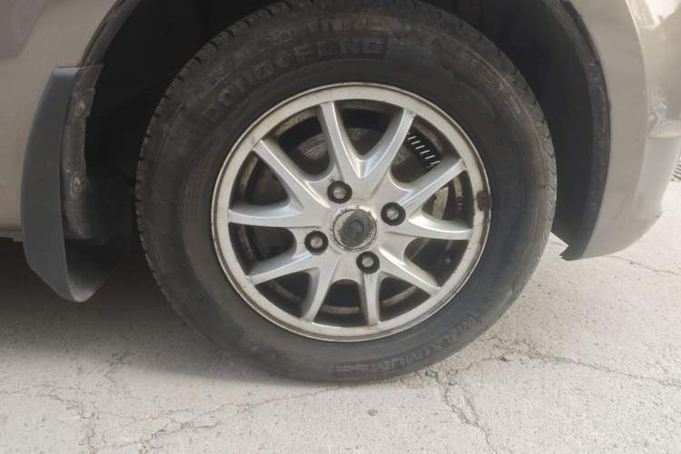 Used BAIC Changhe M50S 2015 1.5L Practical Cabin BJ415B Right Front Wheel Hub