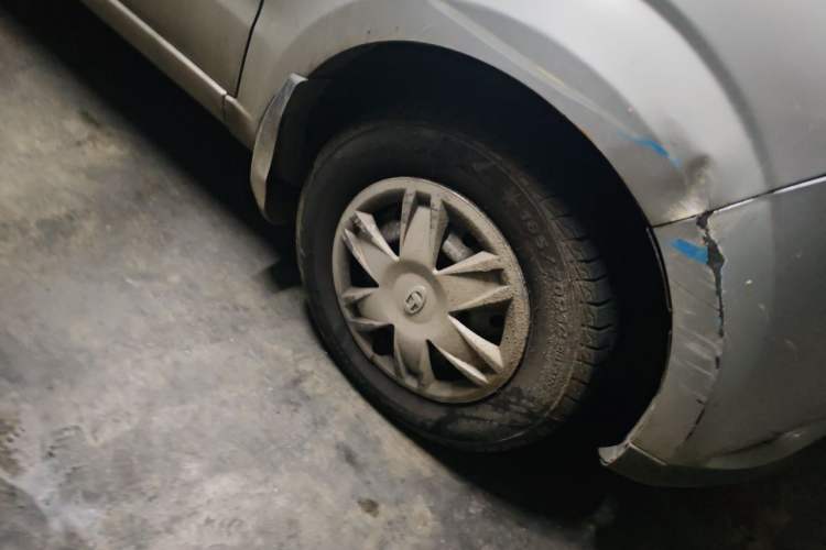 Used BAIC Changhe M50S 2015 1.5L Practical Cabin BJ415B Right Front Wheel Hub