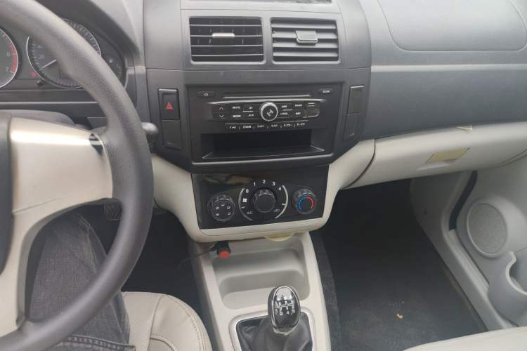 Used BAIC Changhe M50S 2015 1.5L Restyled Business Class (Leaf Spring) DAM15DL Audio And AC Panel