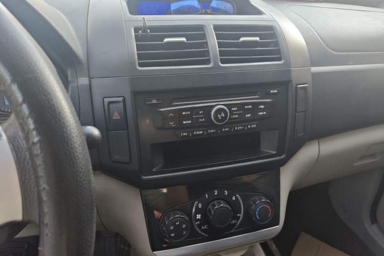 Used BAIC Changhe M50S 2015 1.5L Restyled Business Class (Leaf Spring) DAM15DL Audio And AC Panel
