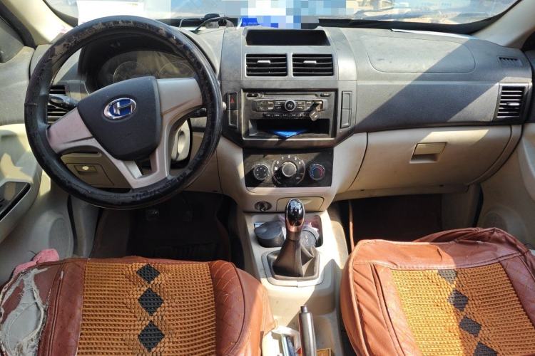 Used BAIC Changhe M50S 2015 1.4L Restyled Business Class (Leaf Spring) K14B Center Console