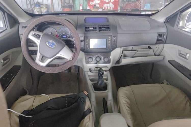Used BAIC Changhe M50S 2015 1.4L S 1.4L Business Class K14B Center Console