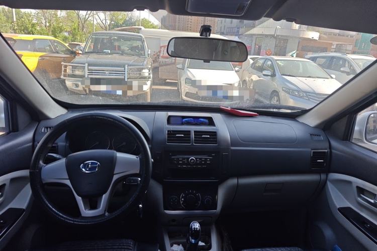 Used BAIC Changhe M50S 2015 1.5L Restyled Business Class (Leaf Spring) DAM15DL Center Console