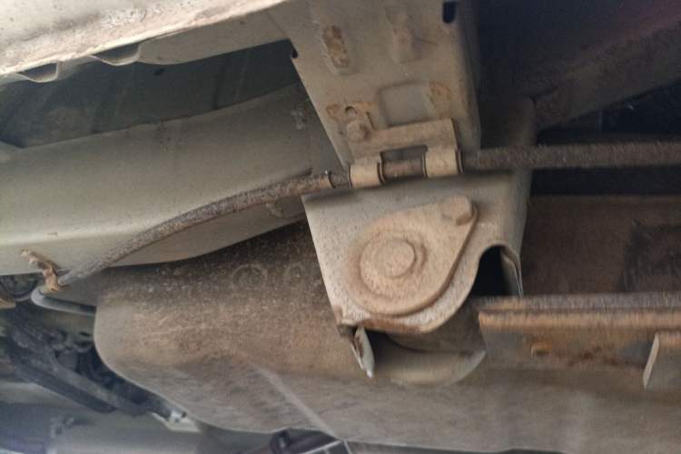Used BAIC Changhe M50S 2015 1.4L revised economy-class K14B Chassis Rear Left