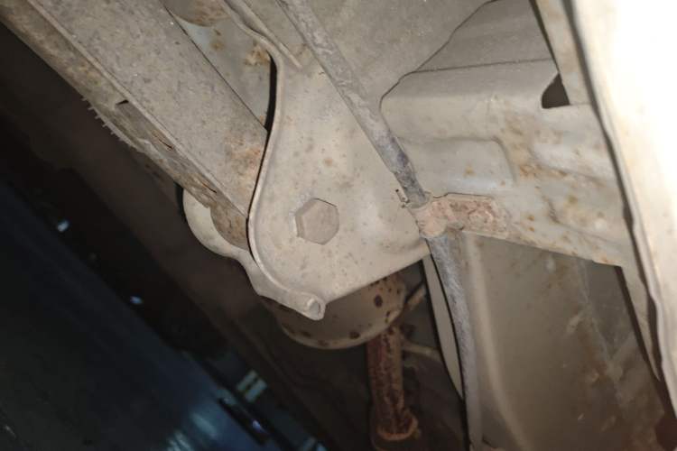 Used BAIC Changhe M50S 2015 1.5L Business Class BJ415B Chassis Rear Right
