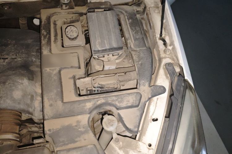 Used BAIC Changhe M50S 2015 1.5L Business Class BJ415B Engine Bay Left