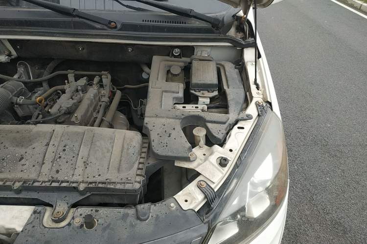Used BAIC Changhe M50S 2015 1.5L facelift economy class DAM15DL Engine Bay Left