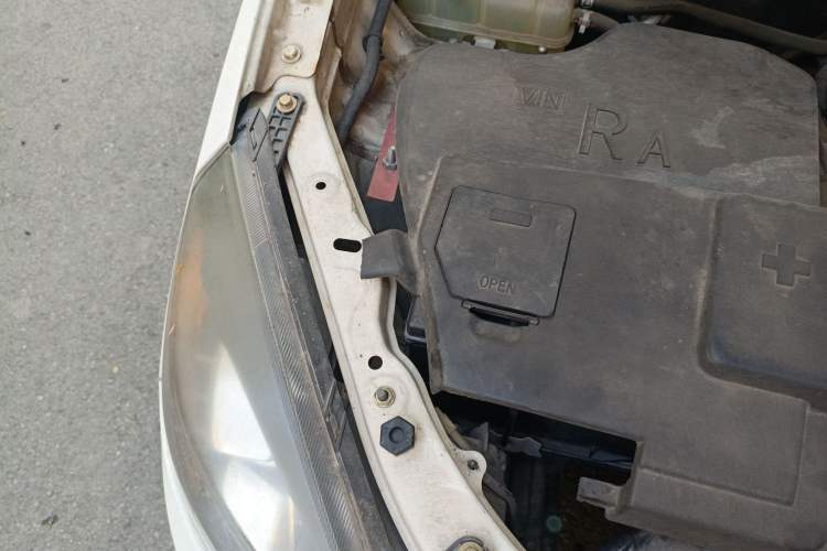 Used BAIC Changhe M50S 2015 1.4L revised economy-class K14B Engine Bay Right