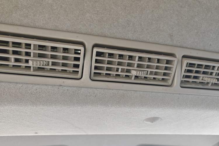 Used BAIC Changhe M50S 2015 1.5L facelift economy class DAM15DL Headliner