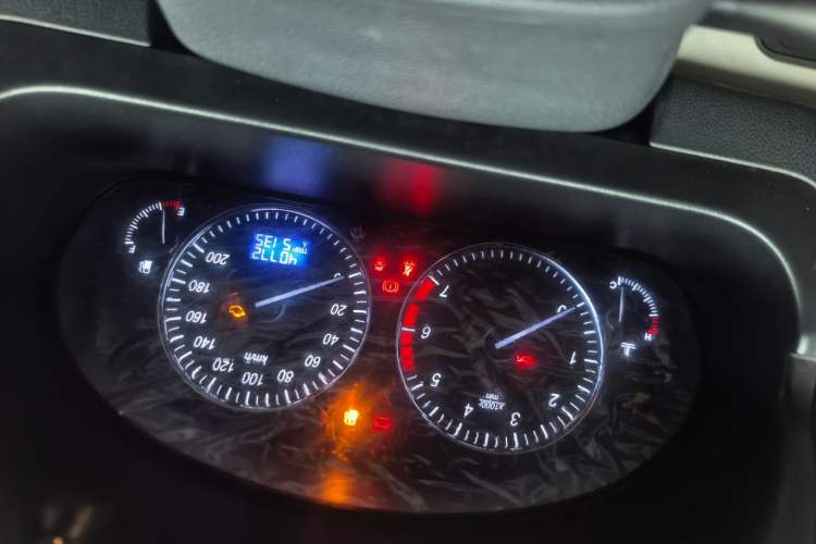 Used BAIC Changhe M50S 2015 1.4L S 1.4L Economy Class K14B Odometer Close Up